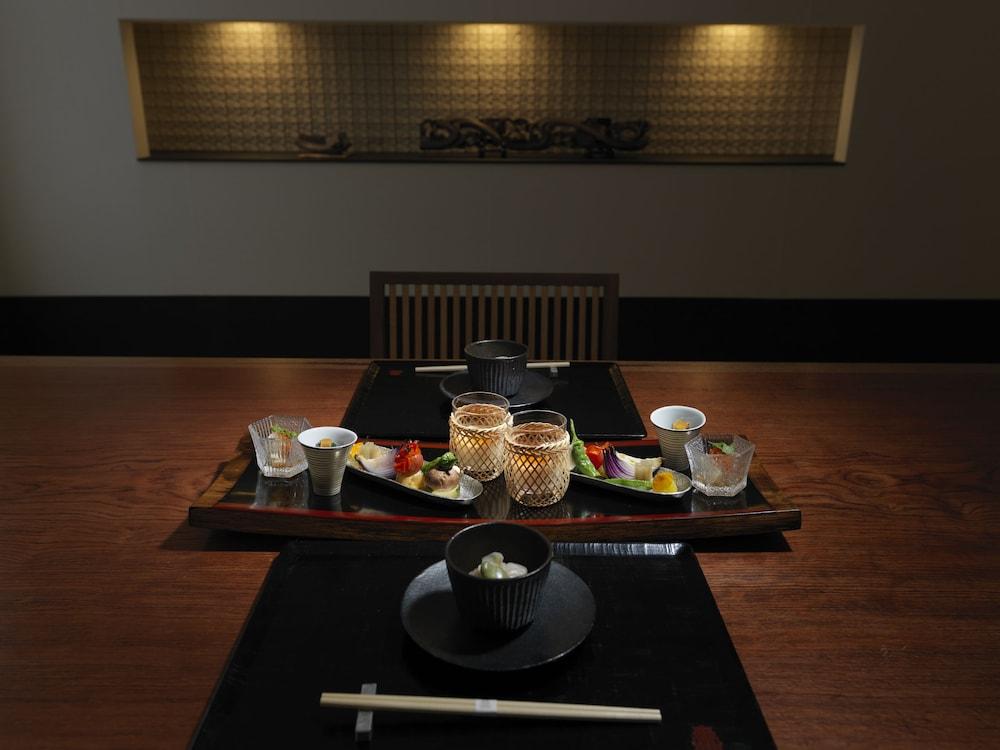 Готель Niseko Konbu Onsen Tsuruga Moku-No-Sho Екстер'єр фото