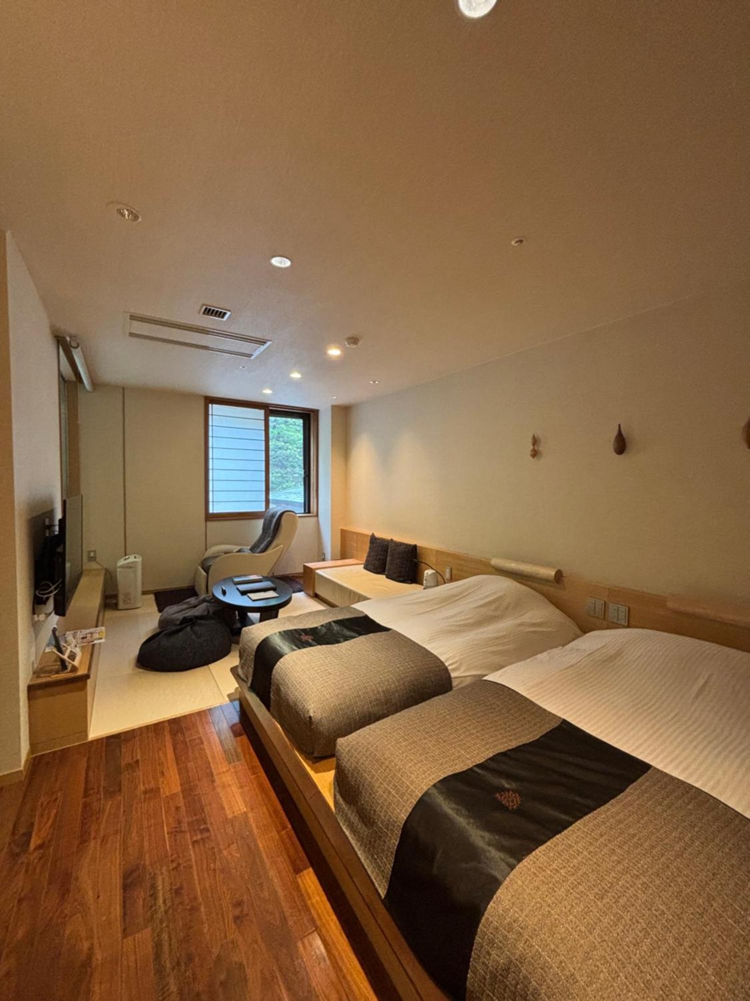 Готель Niseko Konbu Onsen Tsuruga Moku-No-Sho Екстер'єр фото