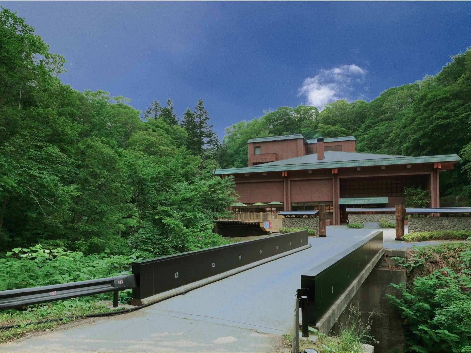 Готель Niseko Konbu Onsen Tsuruga Moku-No-Sho Екстер'єр фото