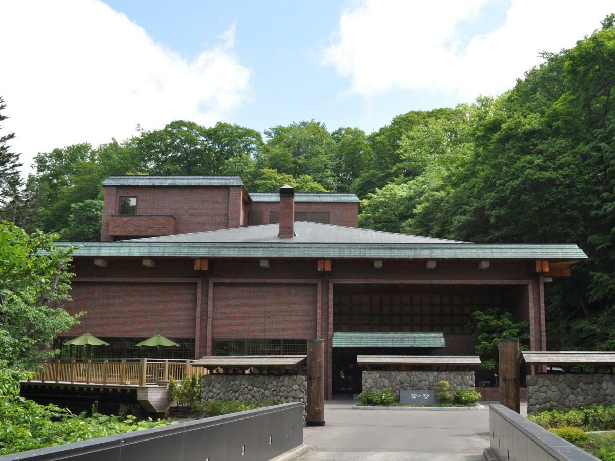 Готель Niseko Konbu Onsen Tsuruga Moku-No-Sho Екстер'єр фото