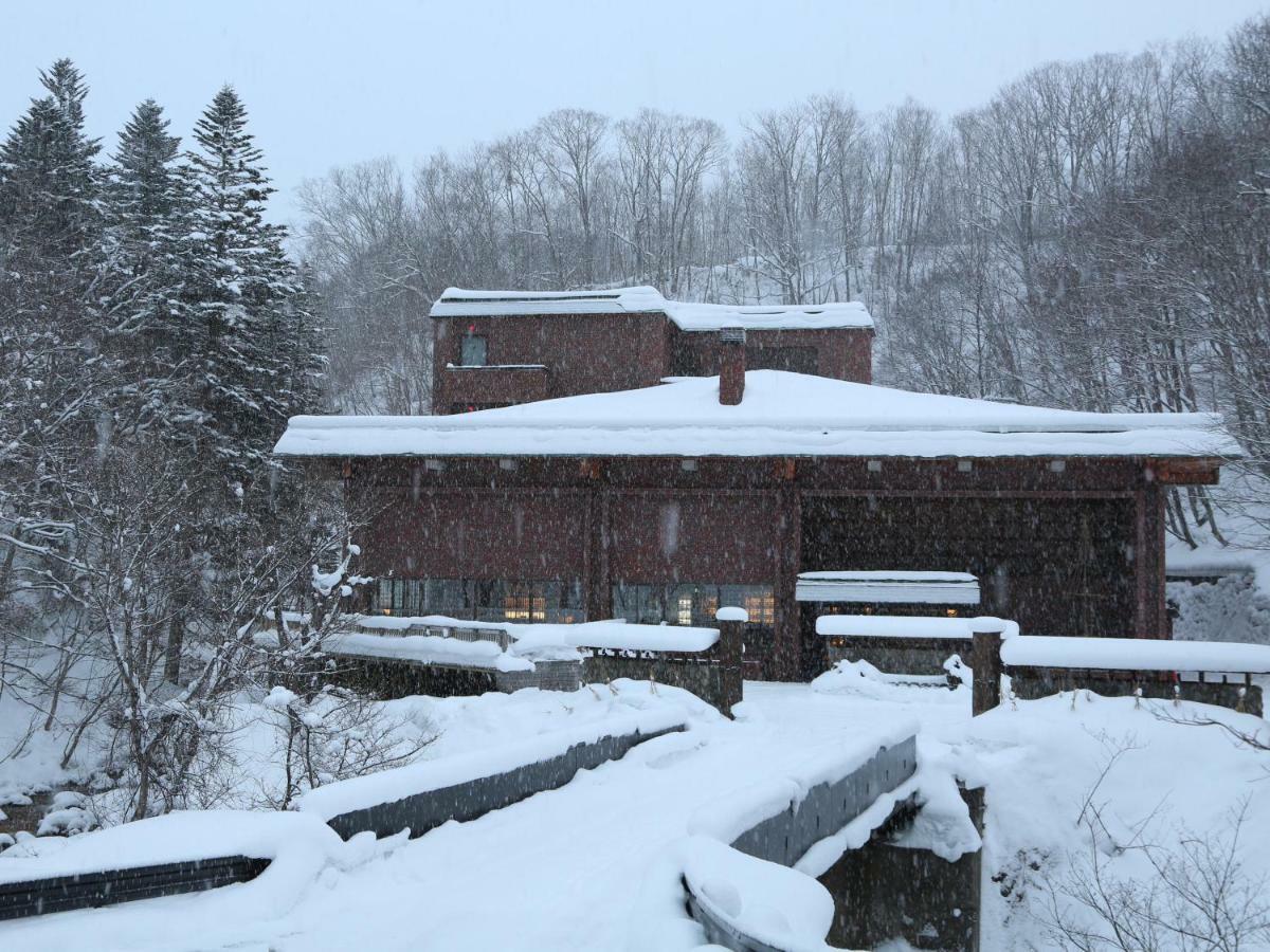 Готель Niseko Konbu Onsen Tsuruga Moku-No-Sho Екстер'єр фото
